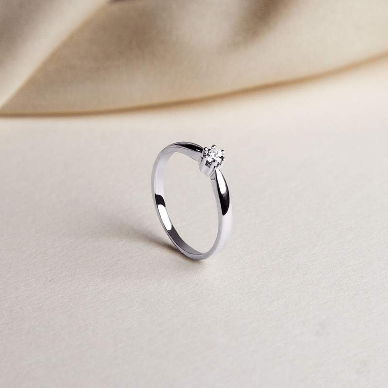 Solitaire or blanc 750 diamant synthétique 0,1 carat - vue D4