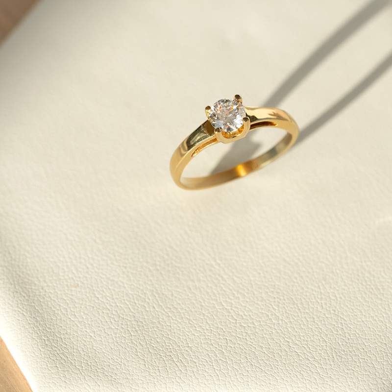 Solitaire or jaune 750 diamant synthétique 0.23 carat - vue D1