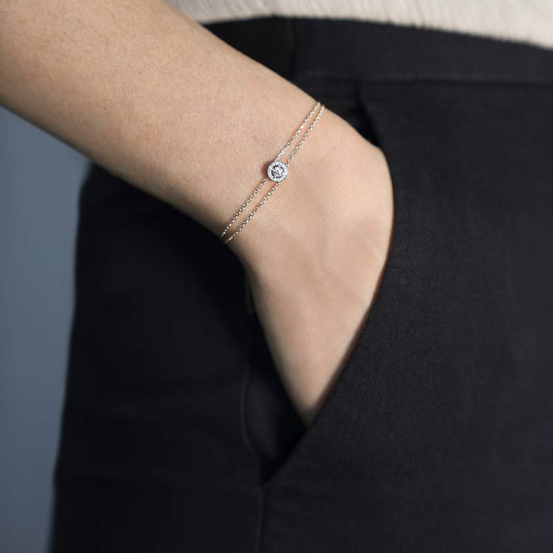 Bracelet or 750 blanc entourage diamant DSI2 18cm - vue porté 1