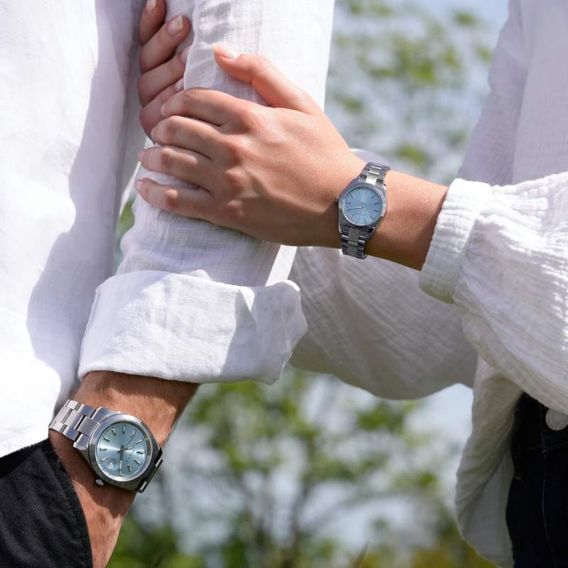 Montre HERITAGE homme bracelet acier inoxydable blanc - vue porté 2