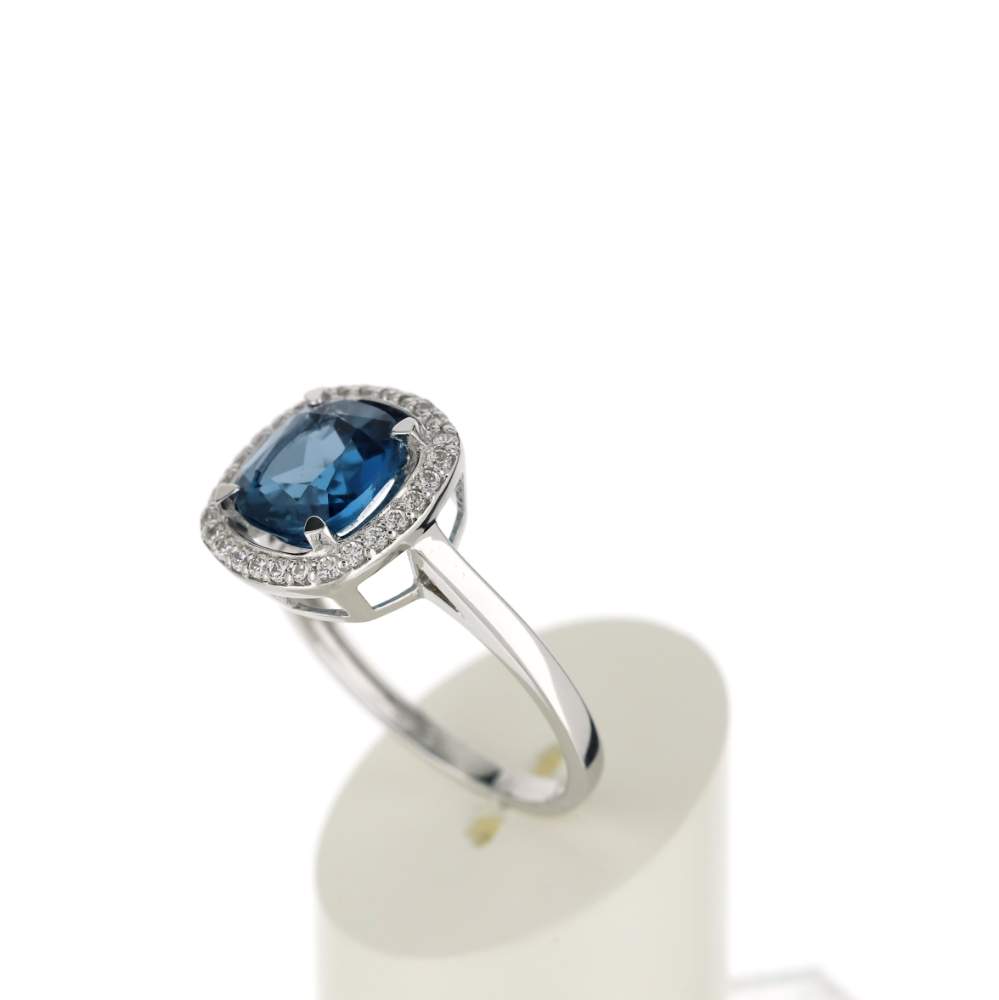 Bague or blanc 375 topaze London Blue traitée zirconias - vue 4
