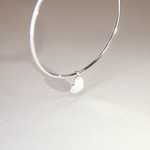 Bracelet jonc argent 925 pampille coeur personnalisable - vue D3