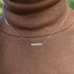 Collier or blanc 375 diamants 42 cm - vue porté 3