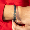 Bracelet matière synthétique noire acier 21 cm - vue Vporté 1