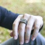 Bague acier motif reptile - vue porté 2