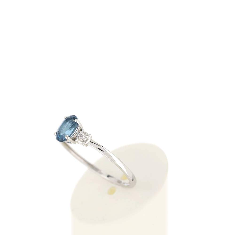 Bague or blanc 375 topaze bleue traitée diamants - vue 4