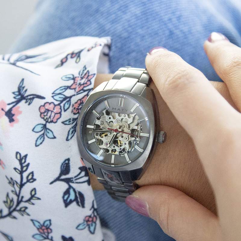 Montre mixte squelette automatique acier bracelet acier - vue porté 1