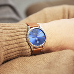 Montre homme acier bracelet cuir marron - vue porté 1