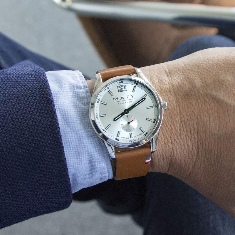 Montre homme acier bracelet cuir marron - vue porté 1