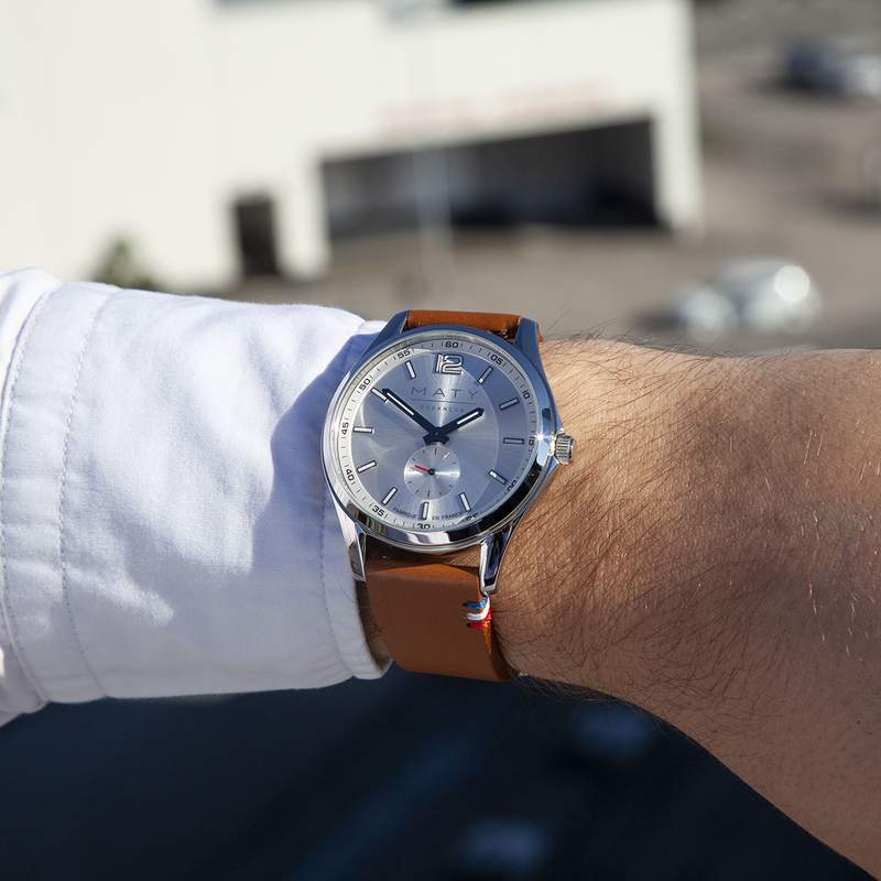 Montre homme acier bracelet cuir marron - vue porté 4
