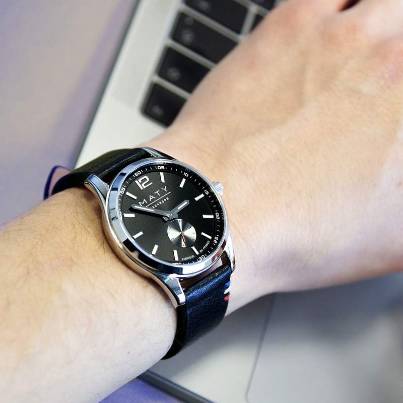 Montre homme acier bracelet cuir noir - vue porté 1