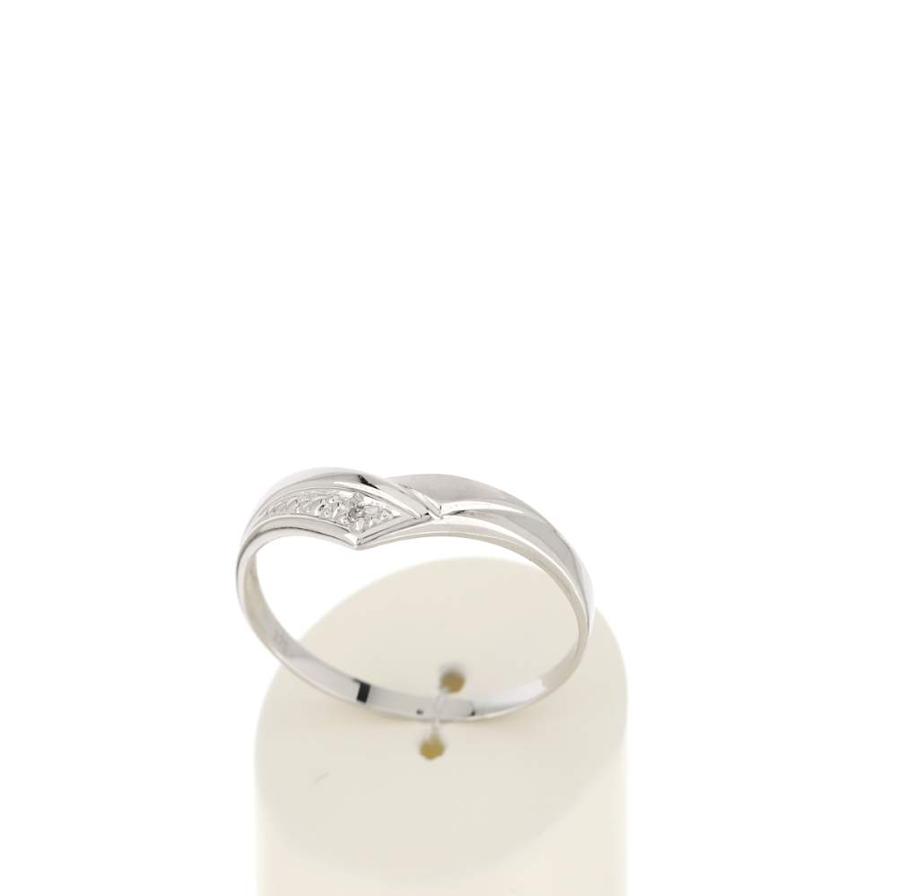 375 white gold diamond ring - view 2