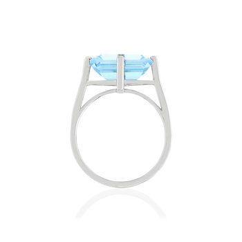 750 white gold ring, 1 treated blue topaz weighing 7.33 carats.