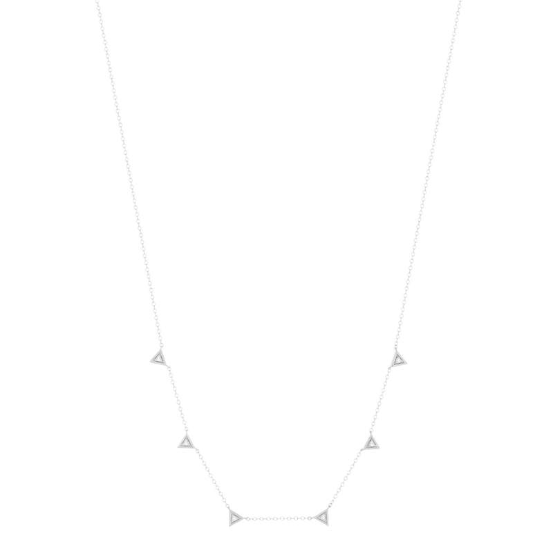 Collier or blanc 375, motif triangle, diamants. Longueur 45 cm. - vue 2