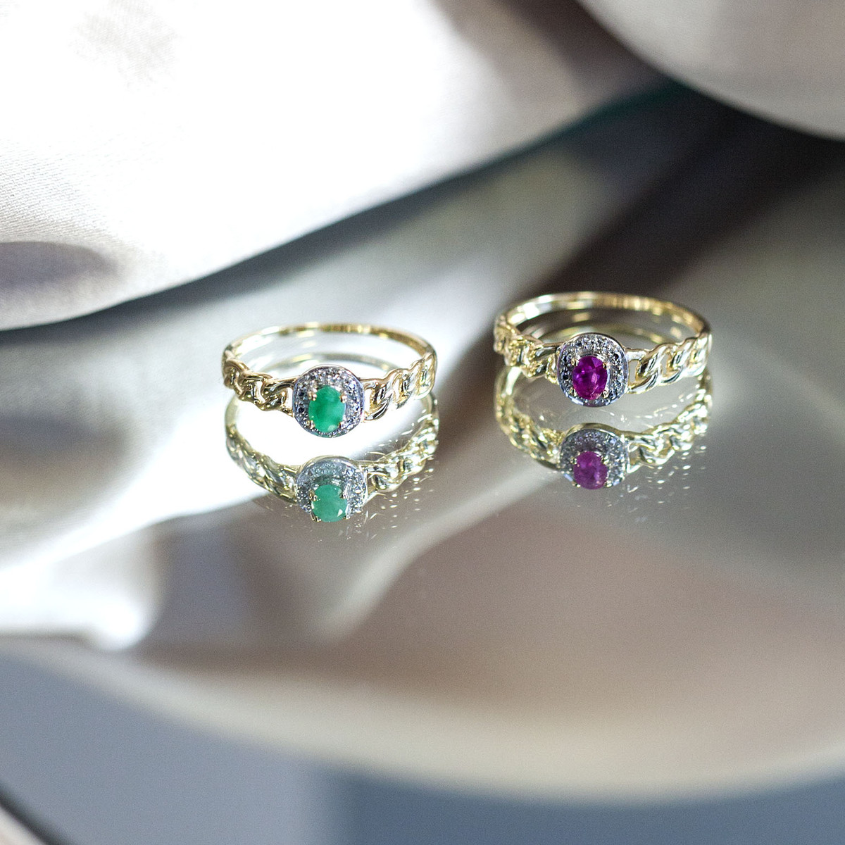 Bague or 375 2 tons, rubis et diamants, motif maille gourmette - vue D3