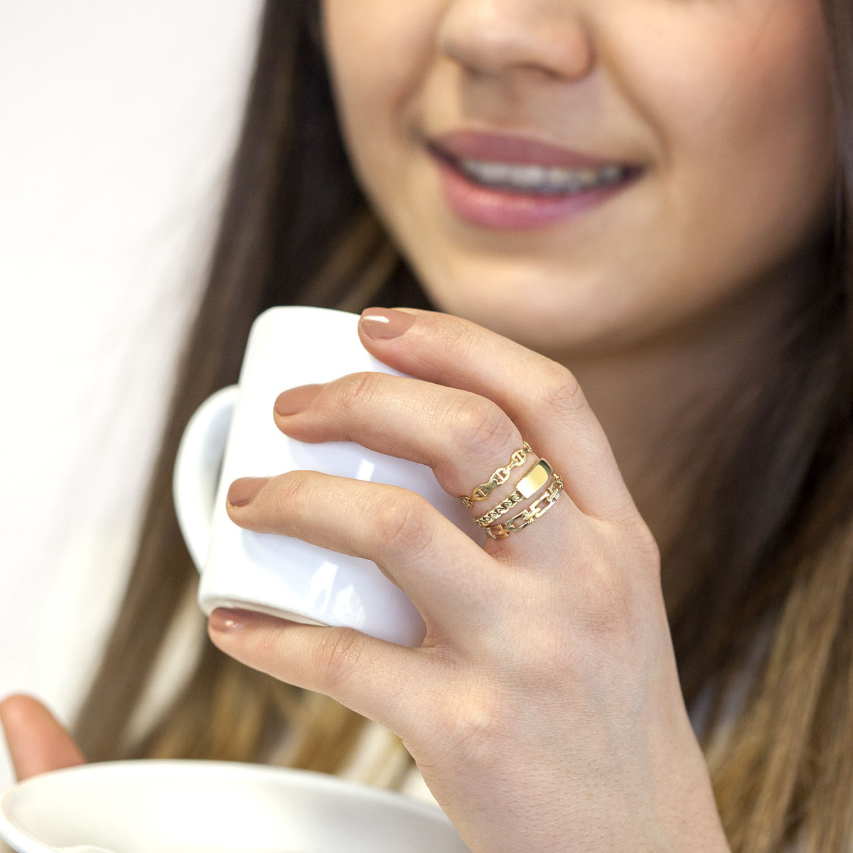 Bague or jaune 375, motif maille marine. - vue porté 1