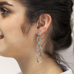 Boucles d'oreilles pendants acier - vue porté 1
