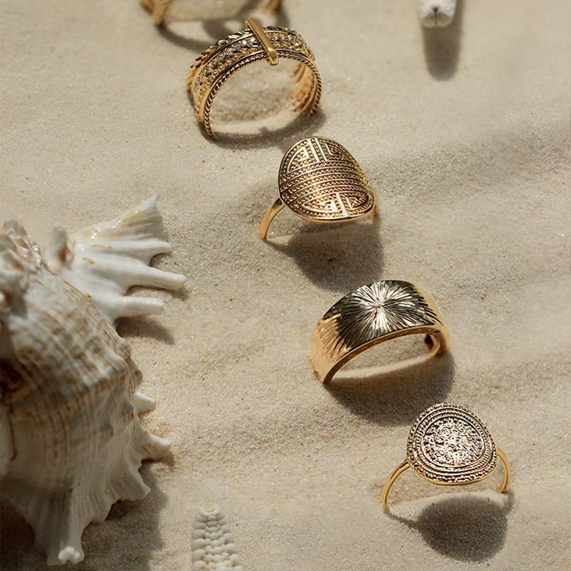 Bague or jaune 375, ciselé, motif soleil. - vue D1