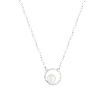 Collier argent 925, motif cercle, zirconias, perle de culture de Chine. Longueur 45 cm.
