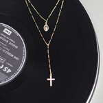 Collier plaqué or zirconias Vierge Miraculeuse et Croix 45 cm - vue D4