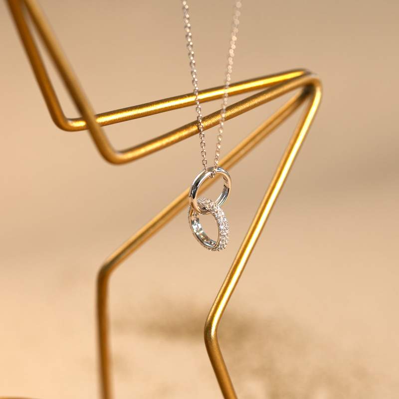 Collier argent 925 zirconias 42 à 45 cm, motif anneaux entrelacés - vue D2