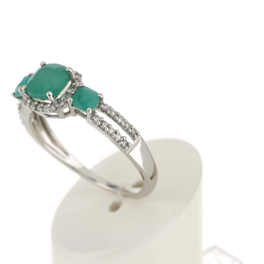Bague or blanc 750 émeraudes diamants - vue 4