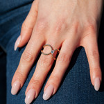 Bague plaqué or zirconia torsadée - vue porté 1