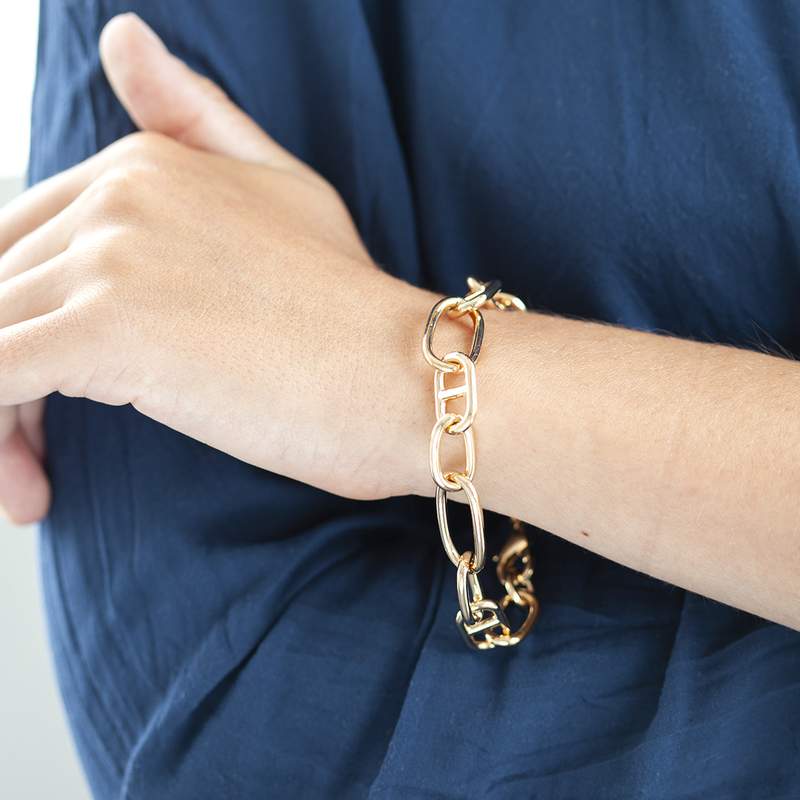Bracelet plaqué or 20 cm maille marine alternée et maillons ronds - vue porté 1