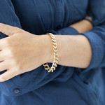 Gold-plated curb chain bracelet 16 to 19 cm - view worn 1