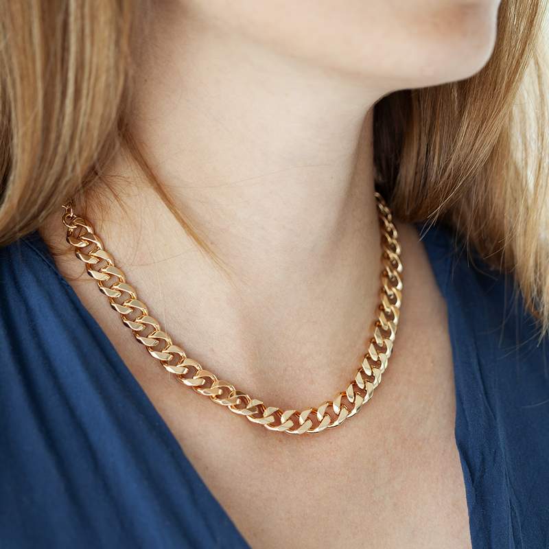 Collier plaqué or maille gourmette 45 cm - vue porté 1