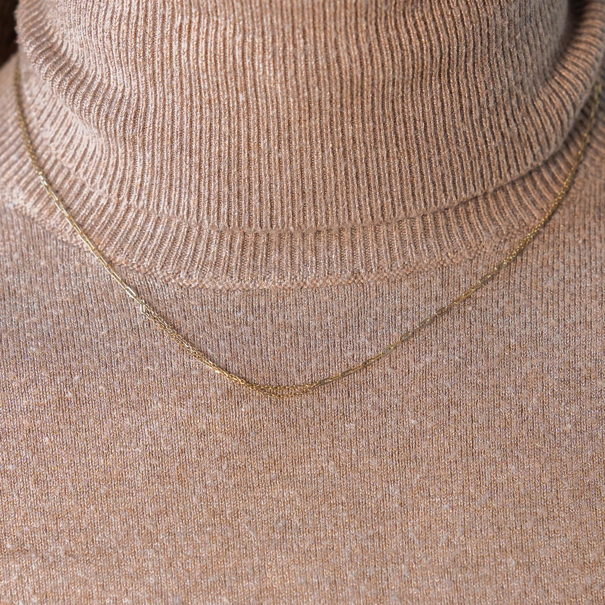 Collier or 375 jaune 45 cm - vue porté 2