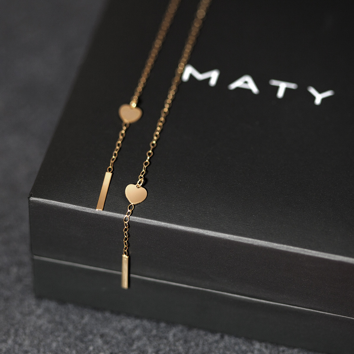 Boucles d'oreilles or 375 jaune, motif coeur. - vue D1