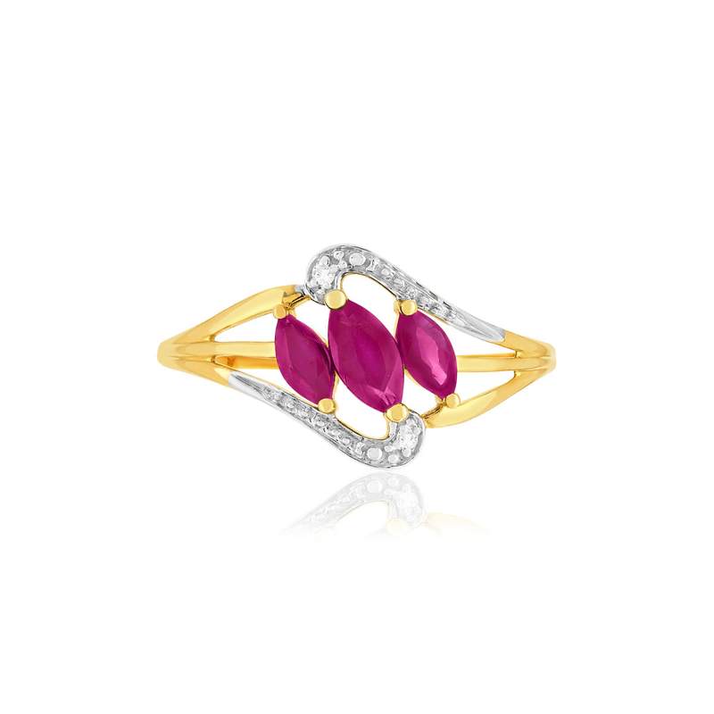 Bague or 375 jaune rubis diamants - vue 3