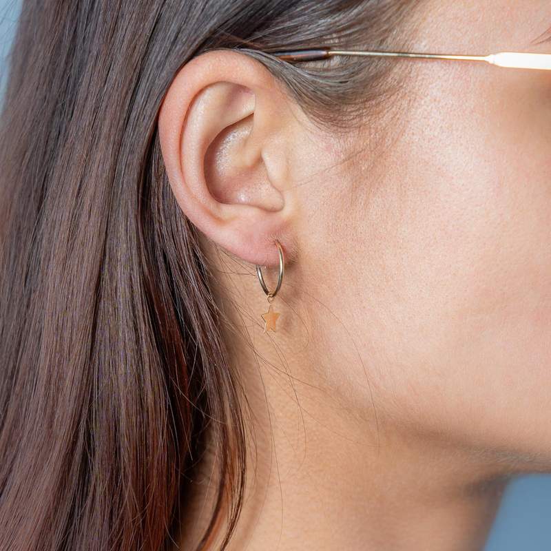 Boucles d'oreilles or 375 jaune étoile - vue porté 1