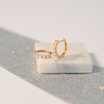 Boucles d'oreilles créoles or 375 jaune zirconias blancs 10 mm - vue D1