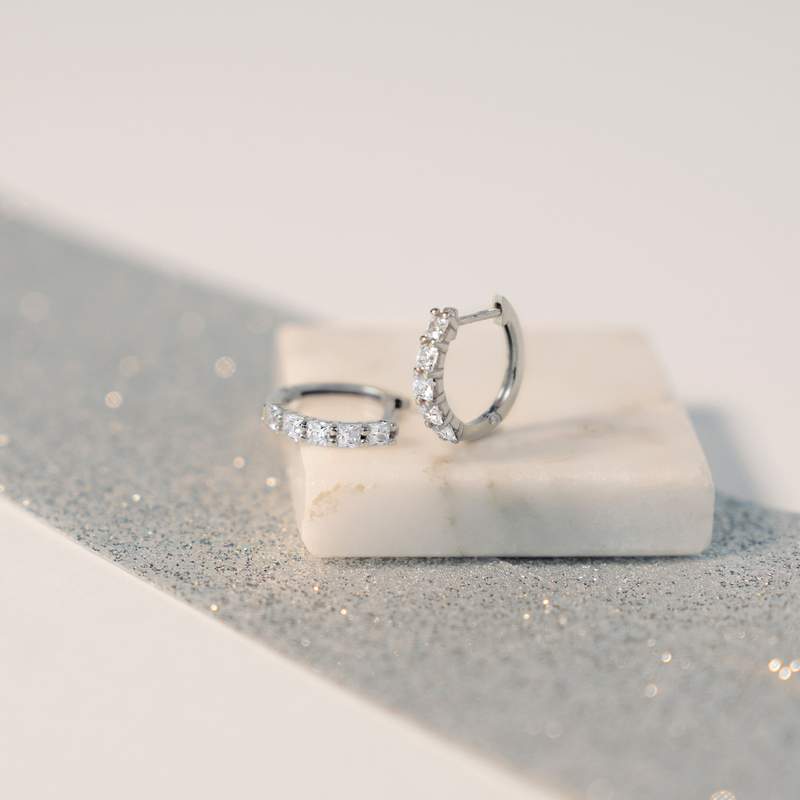 Boucles d'oreilles créoles or 375 blanc zirconia - vue D1