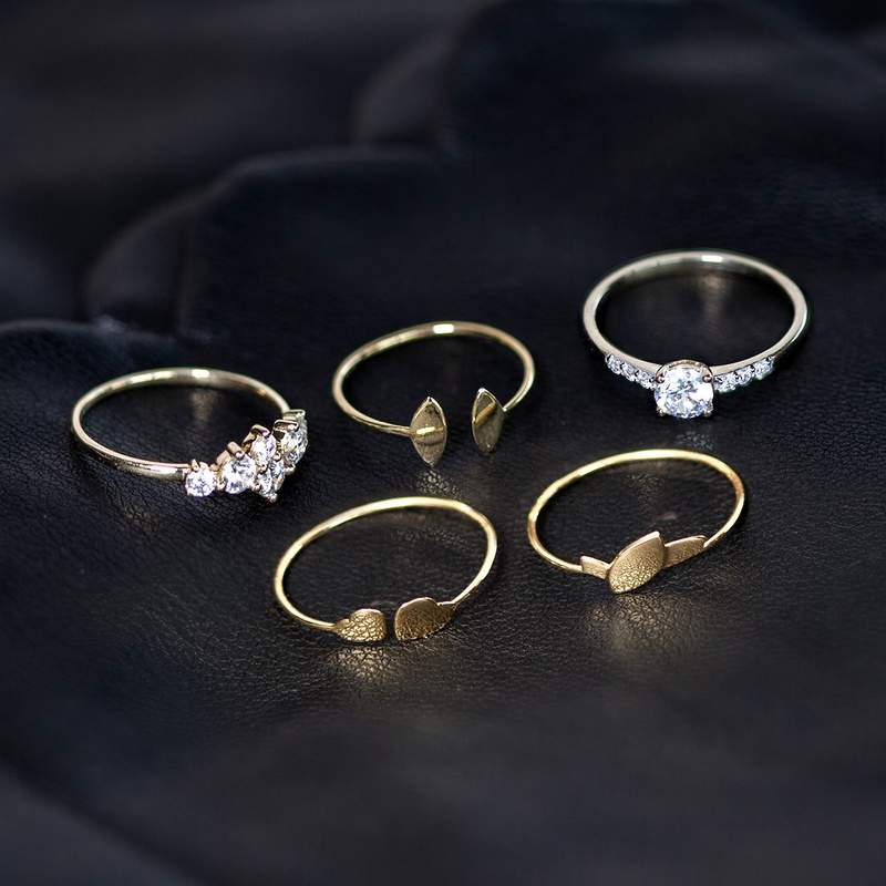 Bague or jaune 750 motif feuille - vue D1