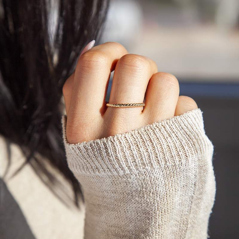 Bague plaqué or torsadée - vue porté 1