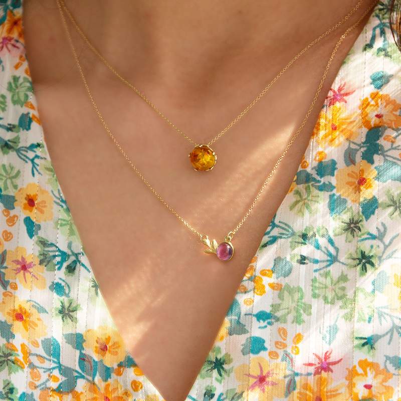 Collier or 375 jaune améthyste 50 cm - vue porté 2