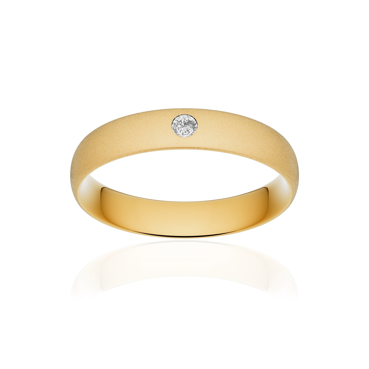 Alliance or 750 jaune sablé demi-jonc confort 4,5mm diamant brillant