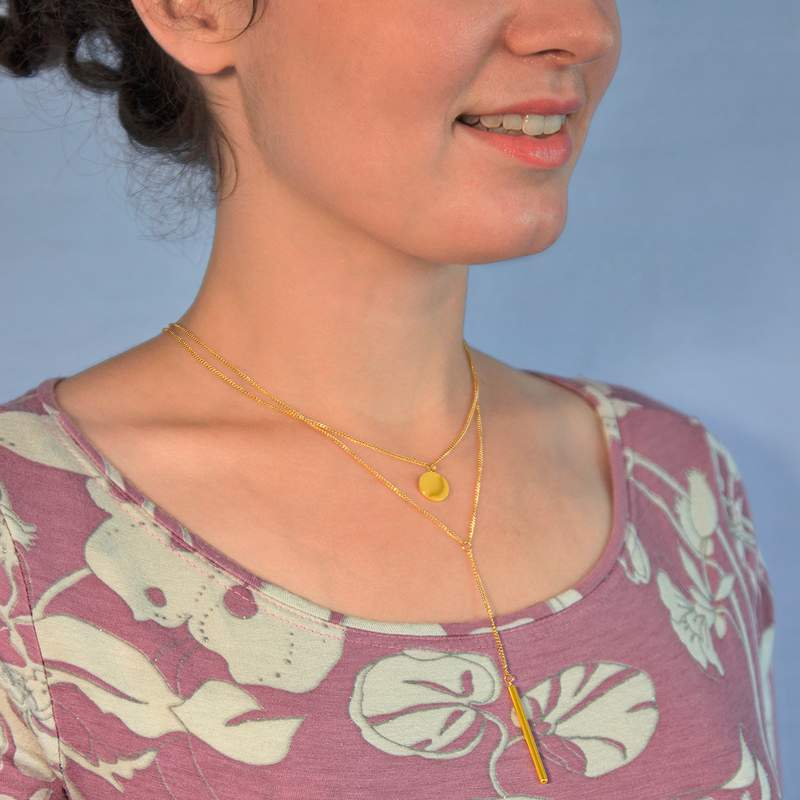 Collier multirang acier jaune 45 cm - vue porté 2