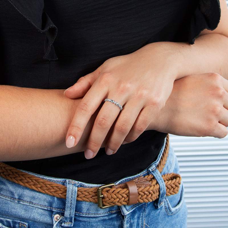 Bague argent 925 perlée zirconias, motif losange et rond - vue porté 1