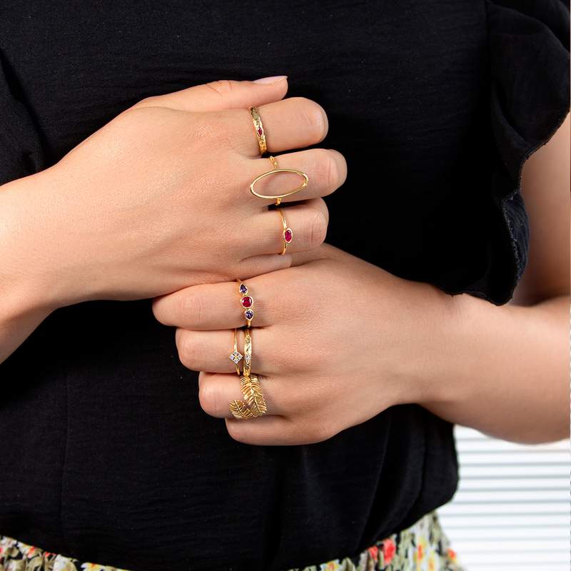 Bague plaqué or jaune, motif ovale style chaînage - vue porté 2