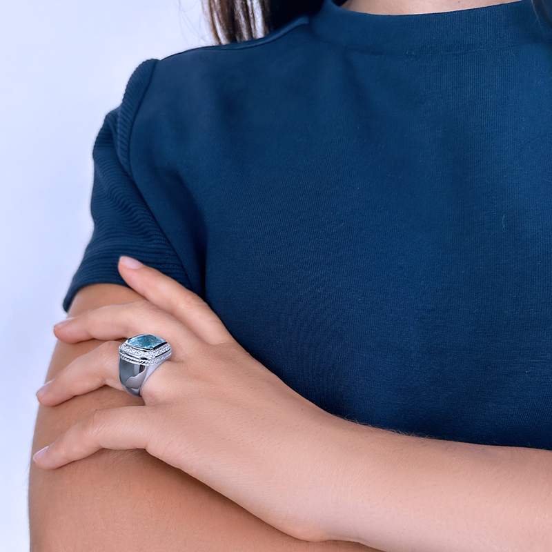 Bague argent 925 pierre synthétique bleue zirconias - vue porté 2