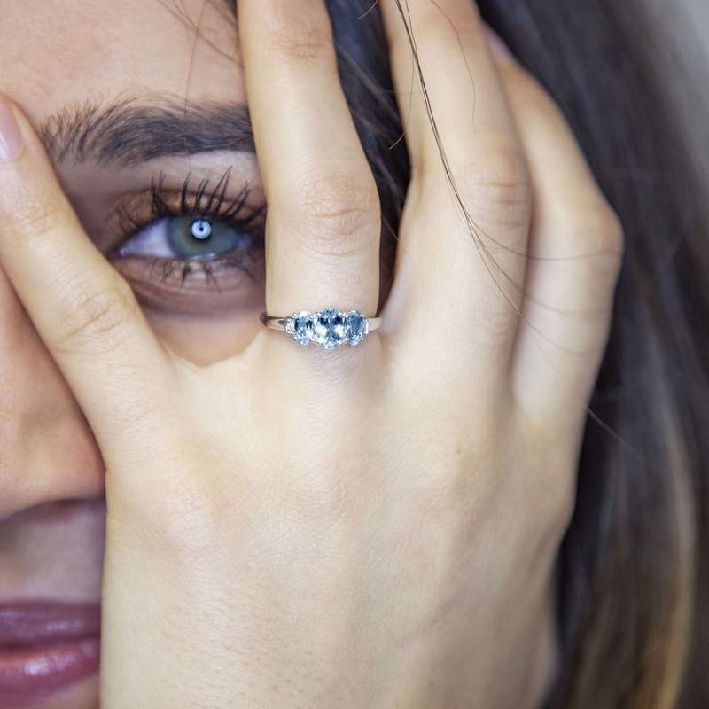 Bague argent 925 aigues-marines et diamants - vue porté 1
