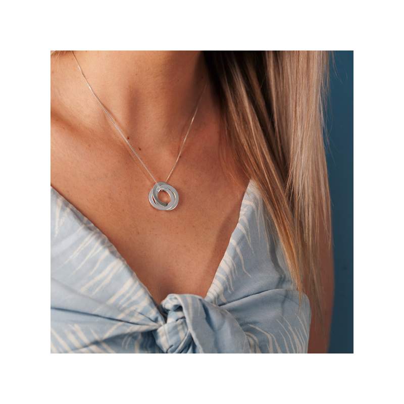 Collier argent 925 maille fantaisie anneaux entrelacés 46 cm - vue porté 1