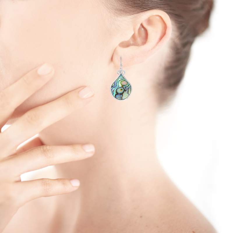 Boucles d'oreilles argent 925 pendants nacres - vue porté 1