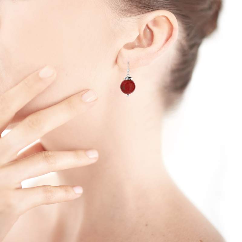 Boucles d'oreilles argent 925 corail - vue porté 1