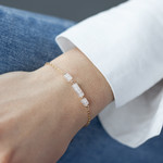 Bracelet plaqué or jaune quartz rose 16 à 18 cm - vue porté 1