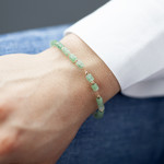 Bracelet plaqué or jaune quartzites verts 16 à 19.5 cm - vue porté 1